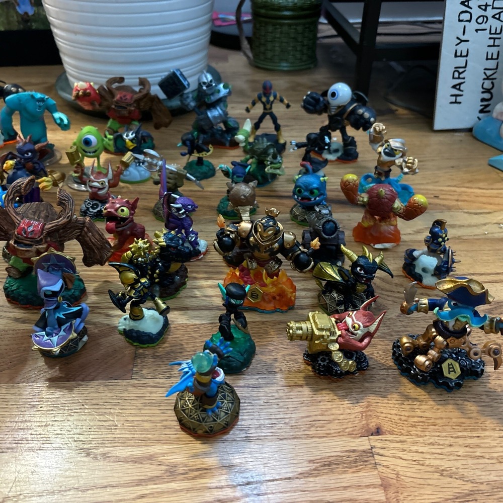 Activision Skylanders Disney Infinity Figure Lot Mixed Size Multicolor Good Used - Picture 5 of 9